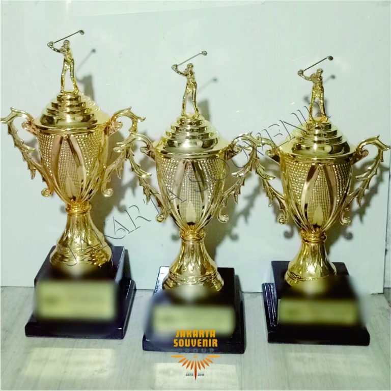 Piala Plastik Golf