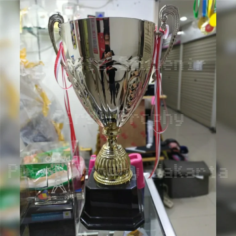 Trophy Gelas Besar